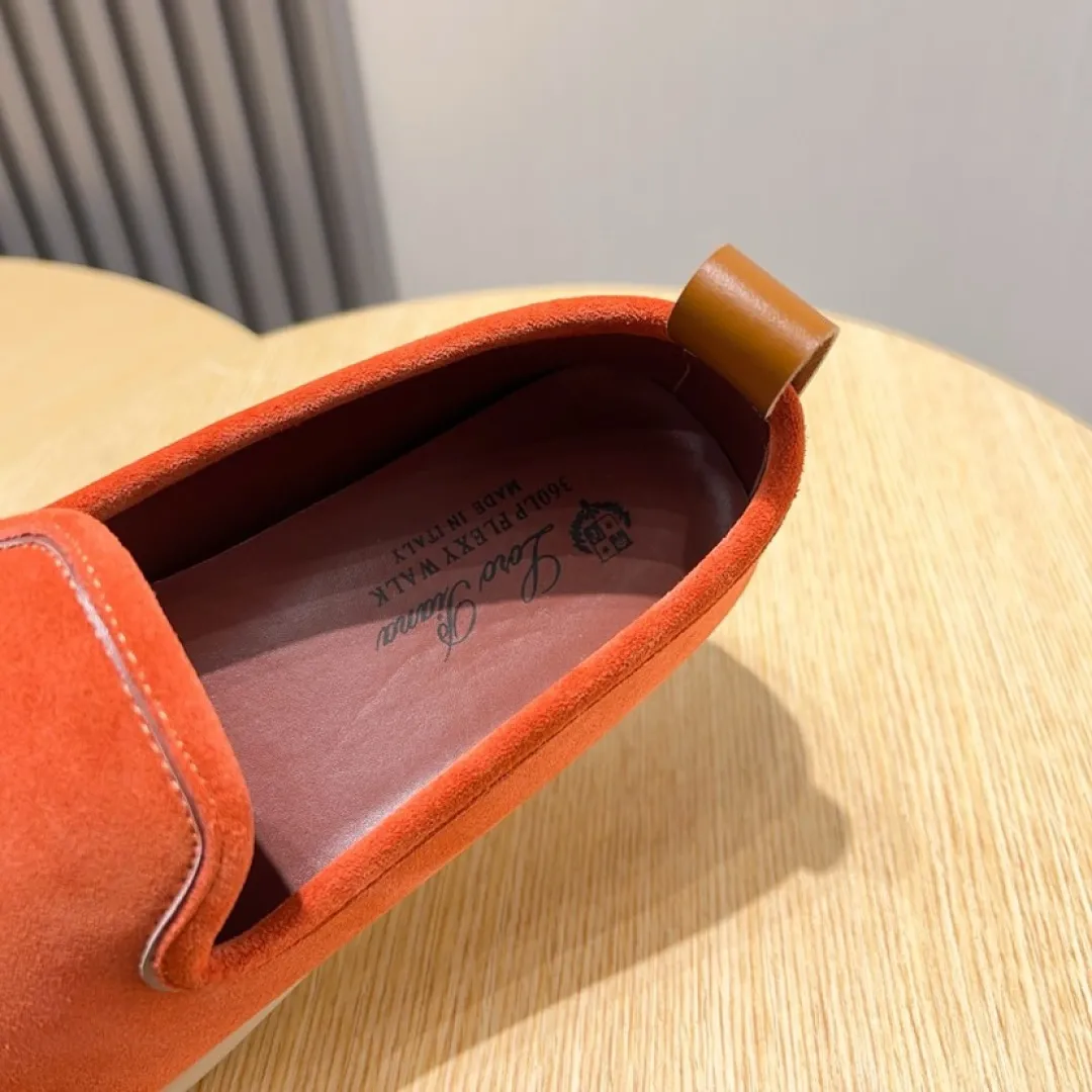 Men's shoes 400💰[loro piana] 2025 new moccasins, popular casual sneakers for street men. The shoes are made of first-layer suede leather uppers with rubber soles, a classic. The complex craftsmanship and meticulous structure make the shoes light and soft, allowing you to walk comfortably and freely. Perfect for summer wear. Yardage: 38-45.